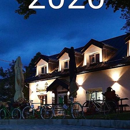 Pizzeria Alzbetka Hotel Strecno ภายนอก รูปภาพ