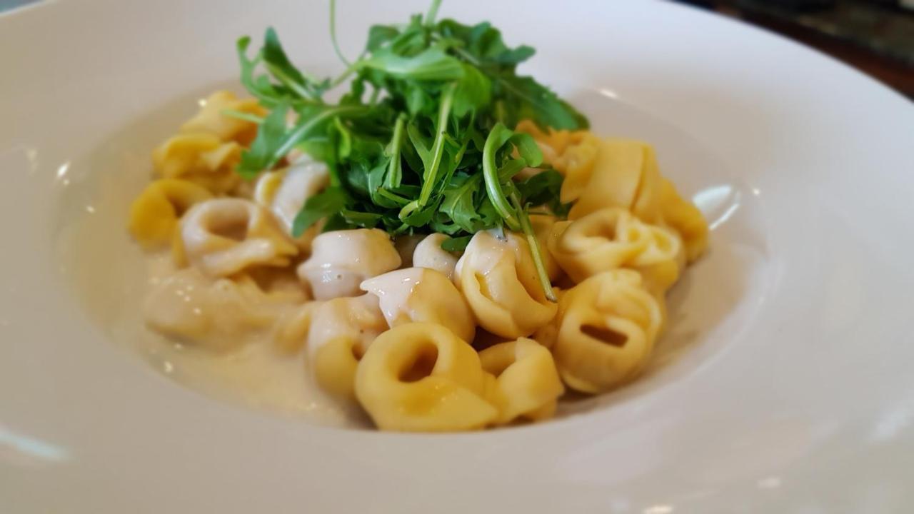 Pizzeria Alzbetka Hotel Strecno ภายนอก รูปภาพ
