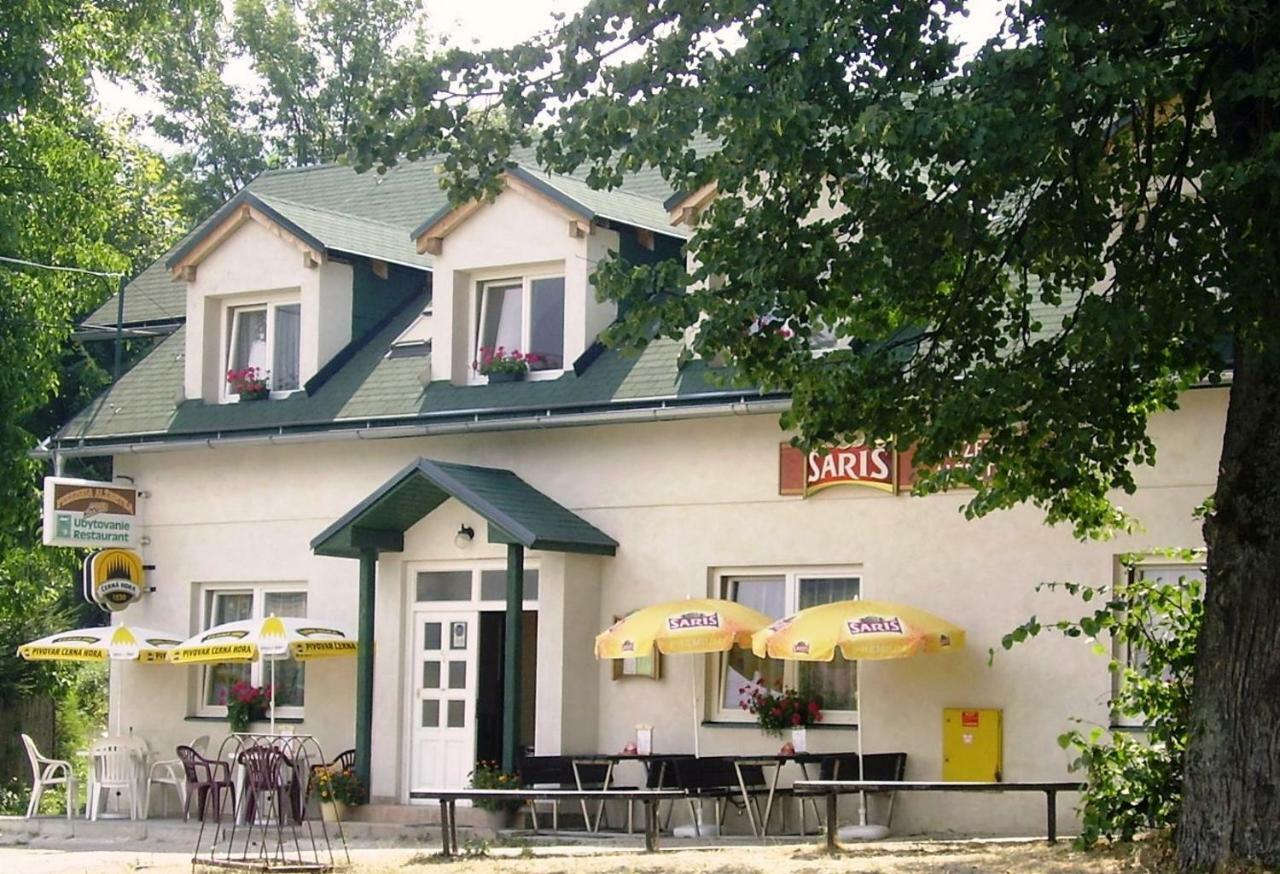 Pizzeria Alzbetka Hotel Strecno ภายนอก รูปภาพ
