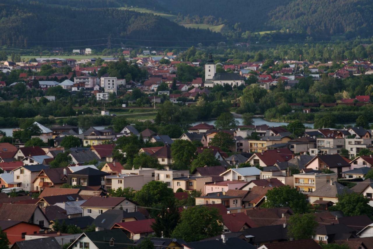 Pizzeria Alzbetka Hotel Strecno ภายนอก รูปภาพ