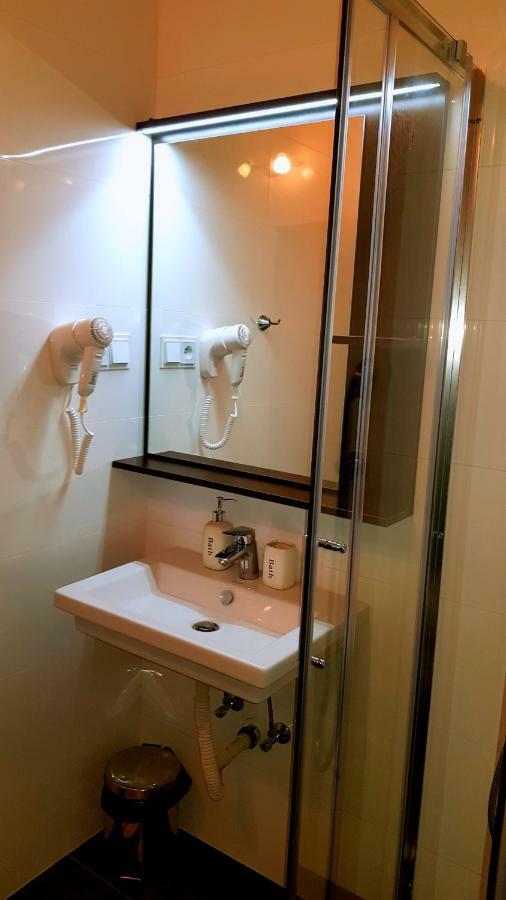 Pizzeria Alzbetka Hotel Strecno ภายนอก รูปภาพ
