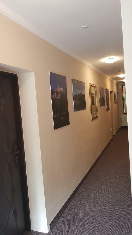 Pizzeria Alzbetka Hotel Strecno ภายนอก รูปภาพ